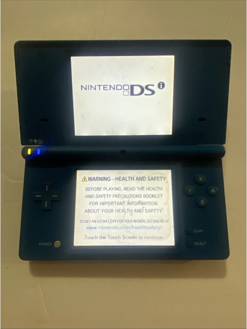 Nintendo DSI Handheld System Midnight Turns On With Stylus Read Description